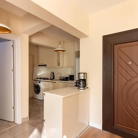 Апартаменты Cozy & Complete 1br Retreat W/ Balcony